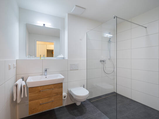 Großzügige Bäder mit begehbarer Dusche